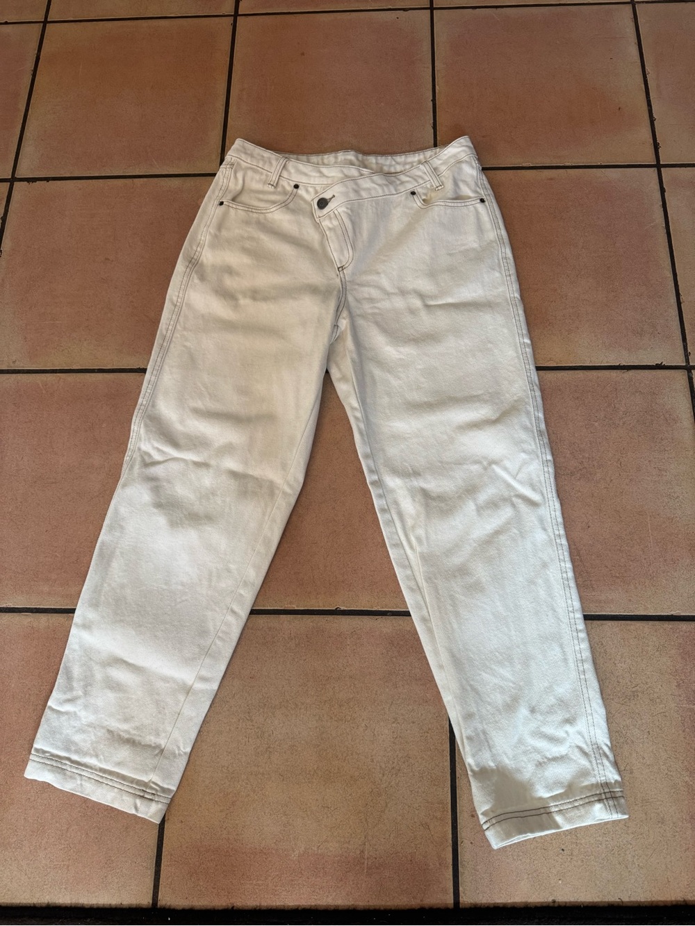 Future Collective White Jeans – Classic Straight Fit